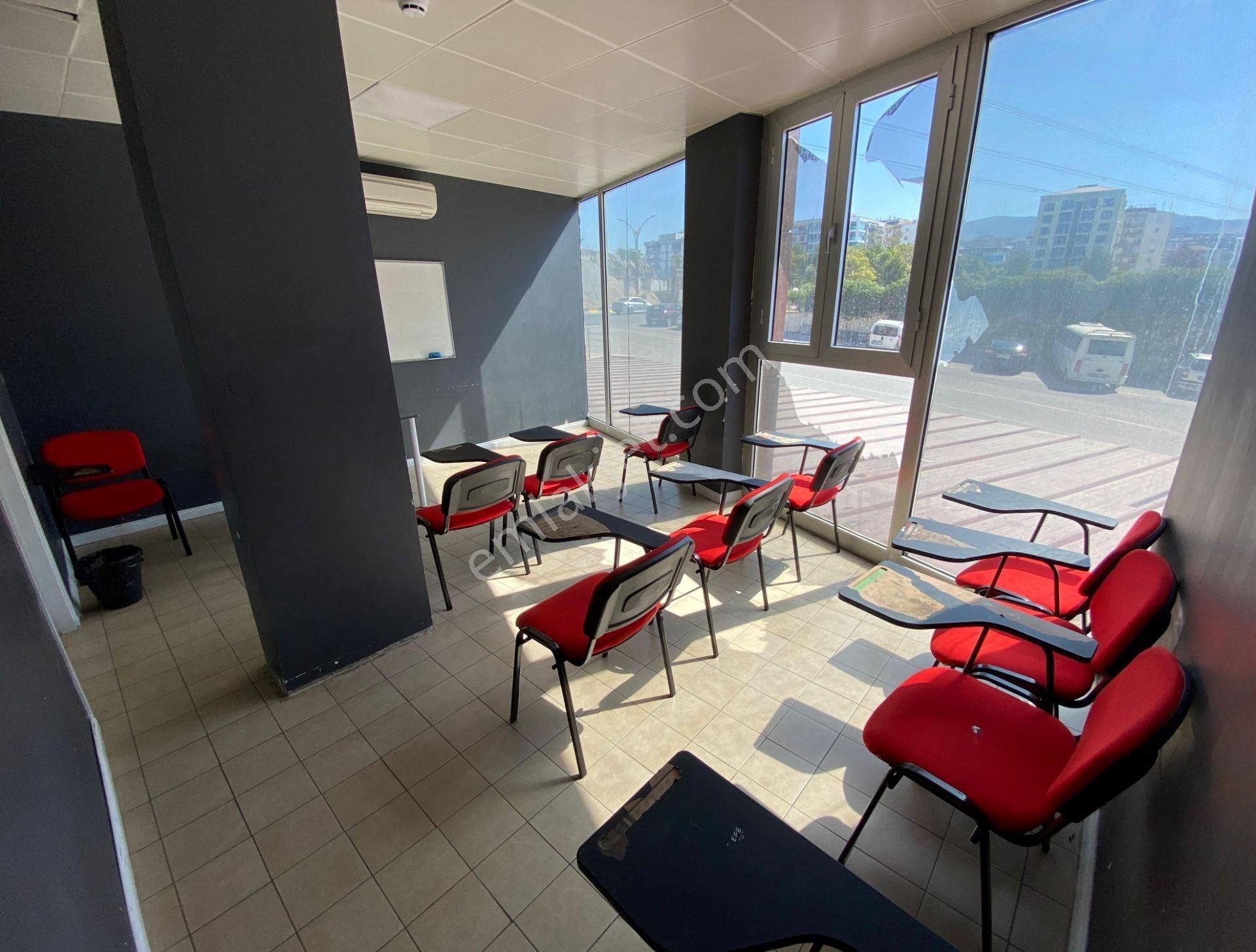 Köşe Konumlu Pergole Alanlı Boş Kiralık Dükkan - Görsel 23