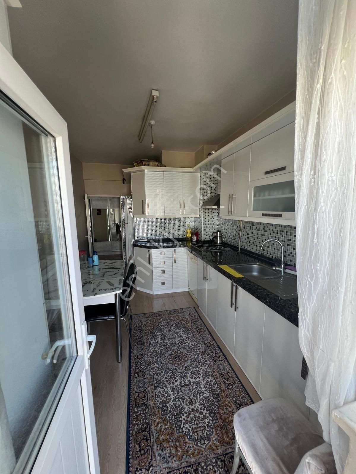 Avantaj Gayrimenkulden Eşyalı Kiralık Daire Merkezi Konumda