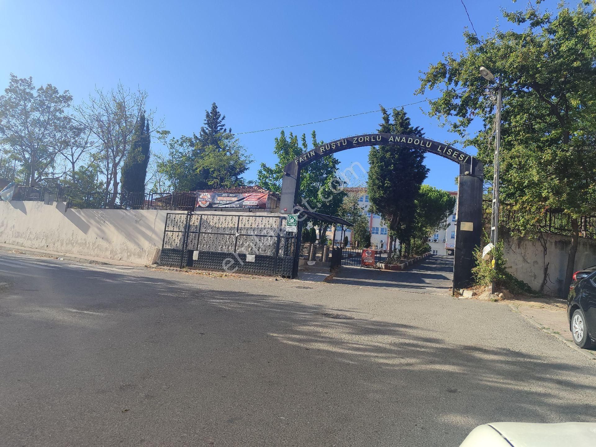 Topselvi Mah Fatih Rüştü Zorlu Anadolu Lisesinin Yanı Geniş 2+1