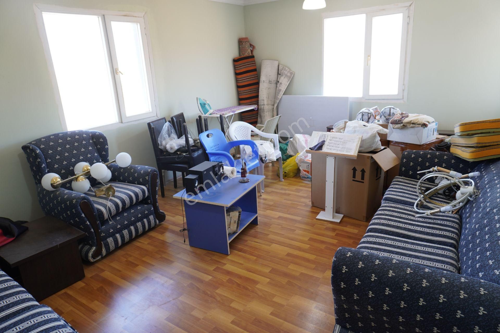 Harmandalında Kiralık Eşyalı 3+1 Balkonlu Çiğli Serkan Dan - Görsel 4