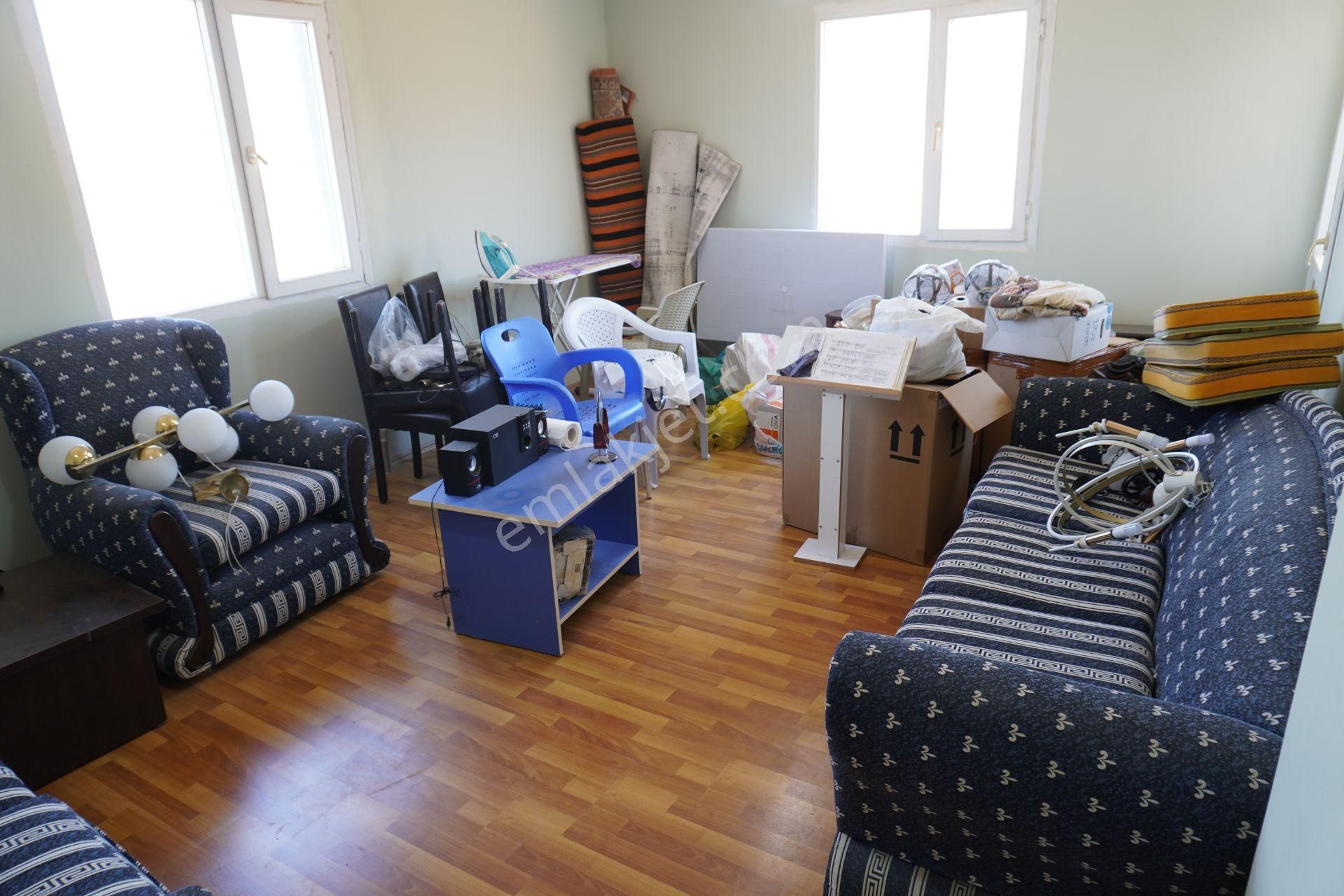 Harmandalında Kiralık Eşyalı 3+1 Balkonlu Çiğli Serkan Dan - Görsel 3