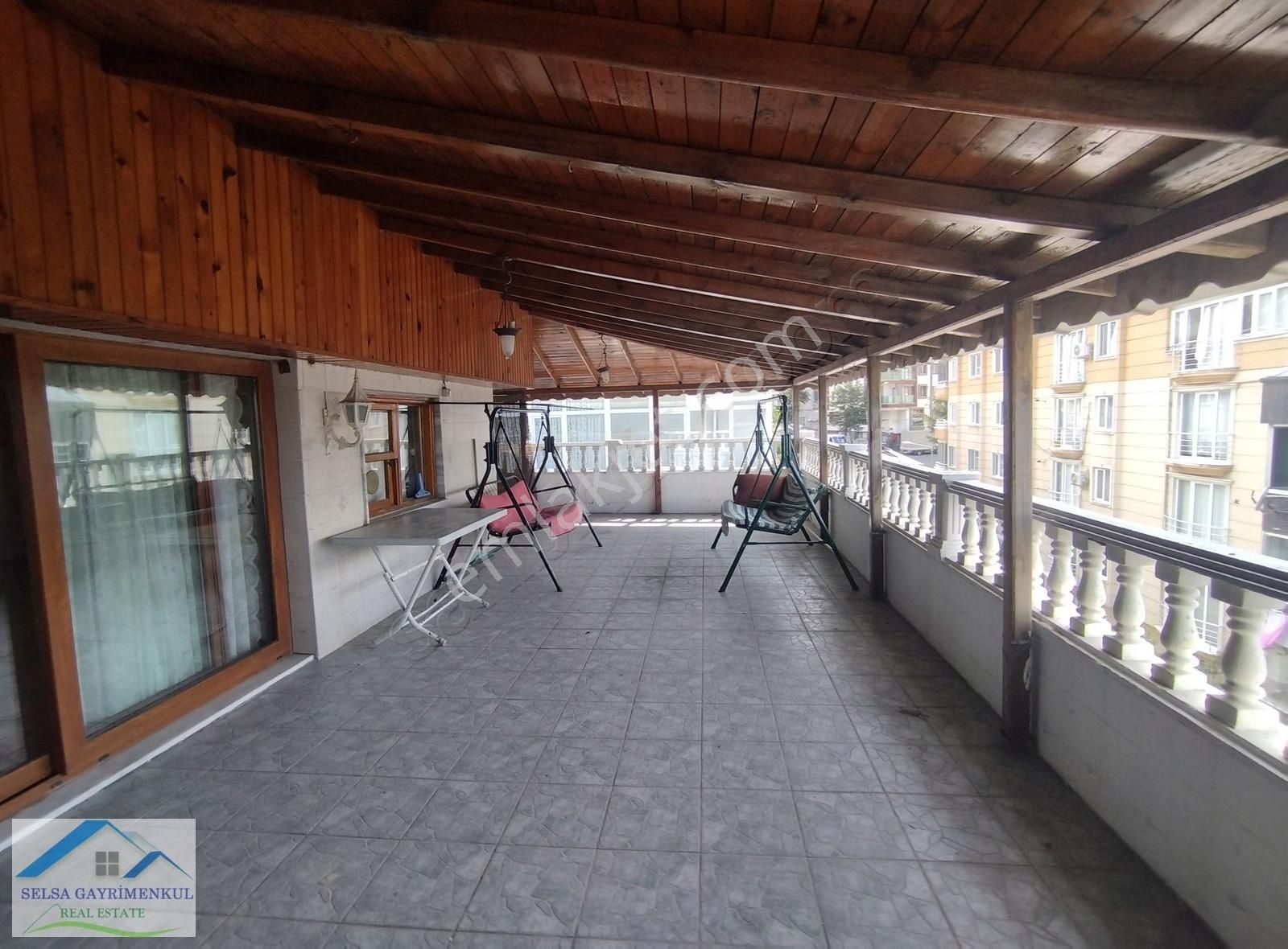 Gaziosmanpaşa Bağlarbaşı Mah. 250 M2 4. Kat 4+2 Kiralık Dublex