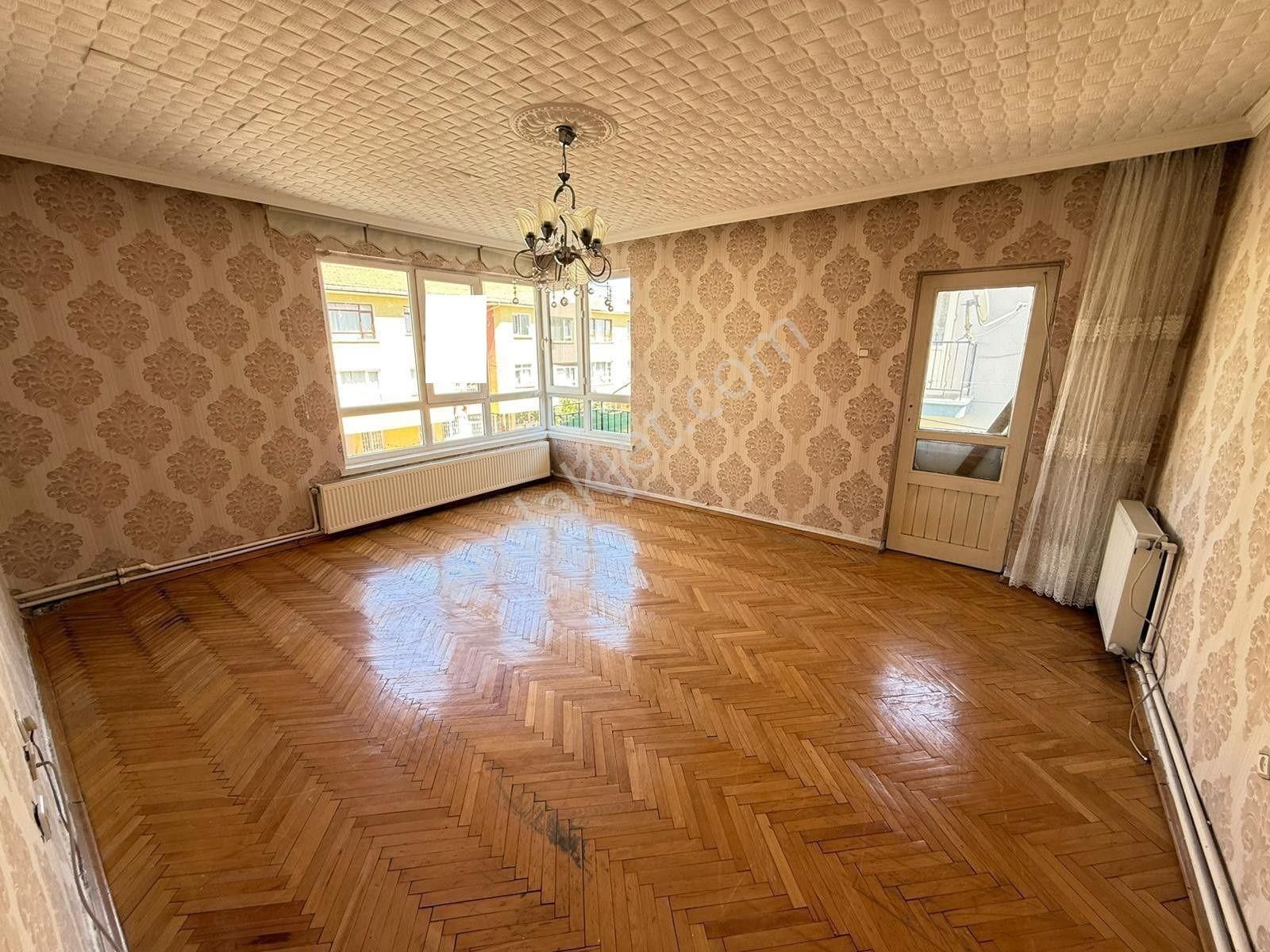 Basınevleri Mahallesinde Emsalsiz Orta Kat 3+1 Ön Cephe Bağımsız