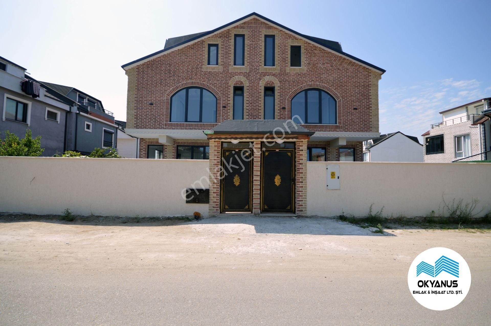 Sakarya Kocaali Satılık 3+1 Bahçeli Lüks Villa - Havuzlu
