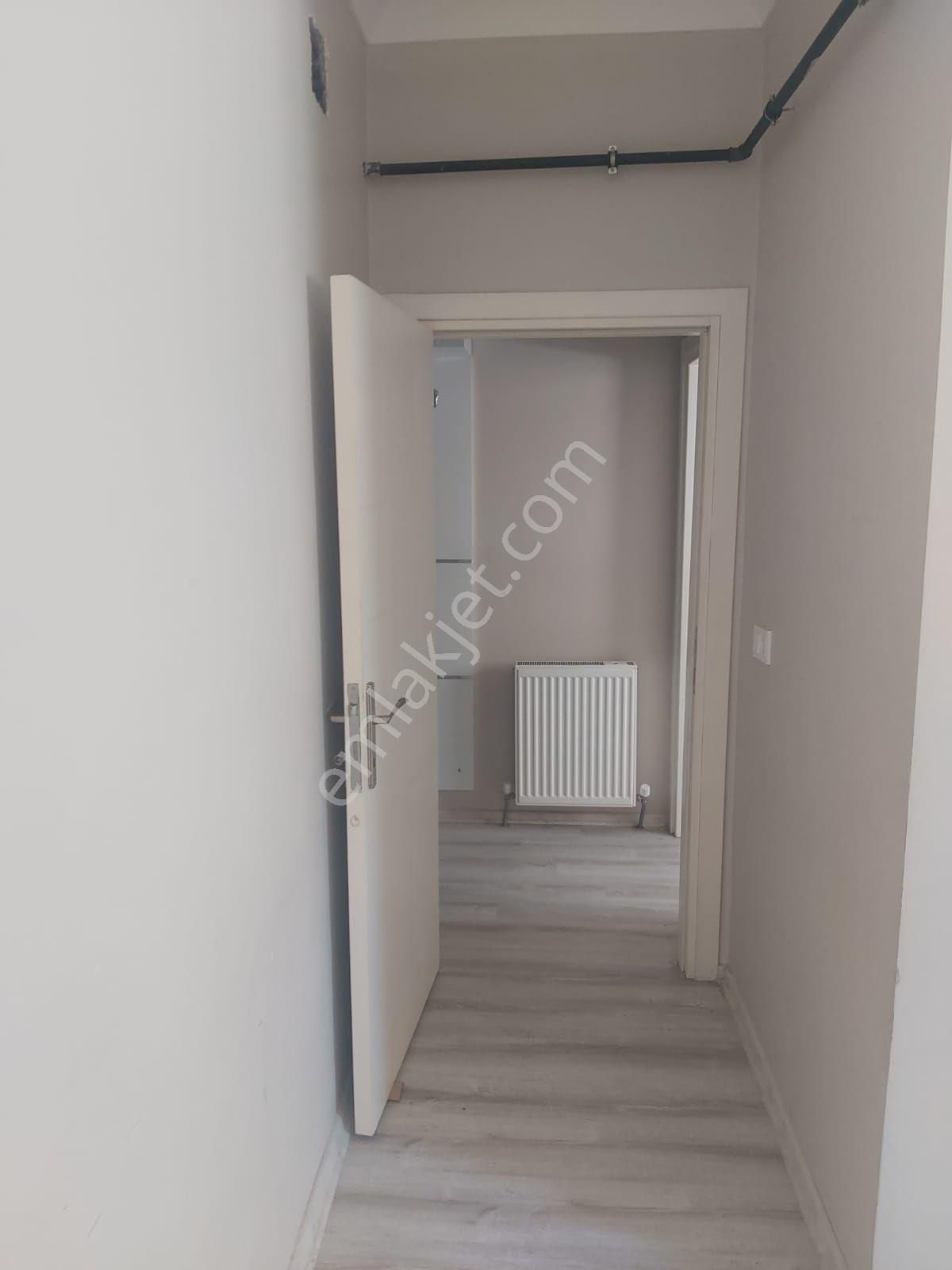 Blk Alt Sütlüce Mh 1+1 50m2 Ayrı Mutfaklı Kiralık Daire