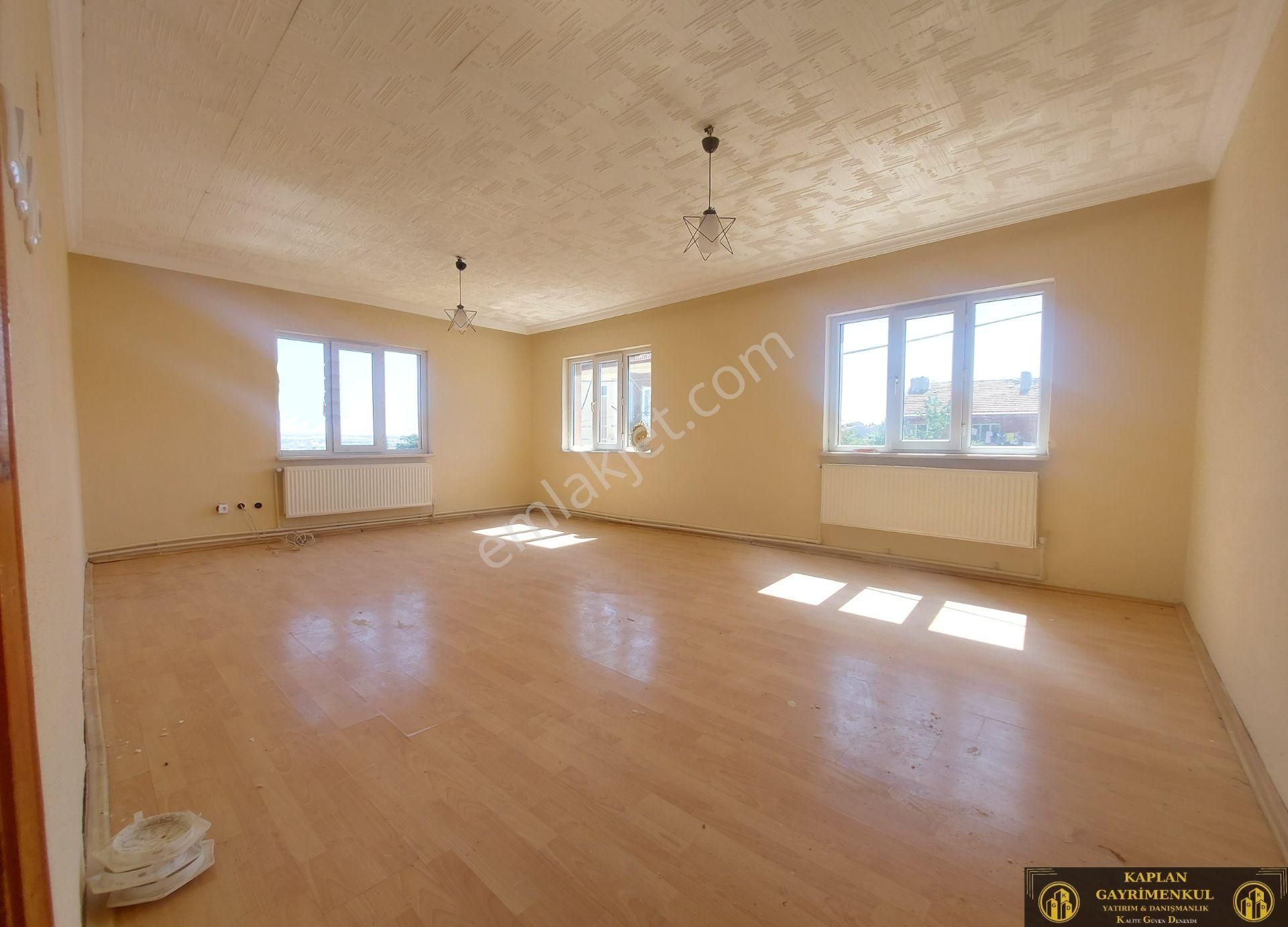 Çankaya Nilüfer Ve Mustafa Özel Cad. Yakını 3+1 120 M² Kiralık Daire