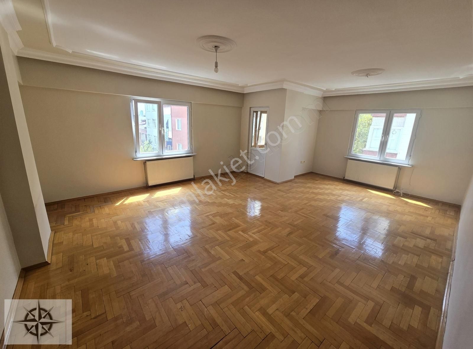 Ataşehir Örnek Mah. Ebrar Sokak 3.kat 3+1 165 M2 Brüt Daire
