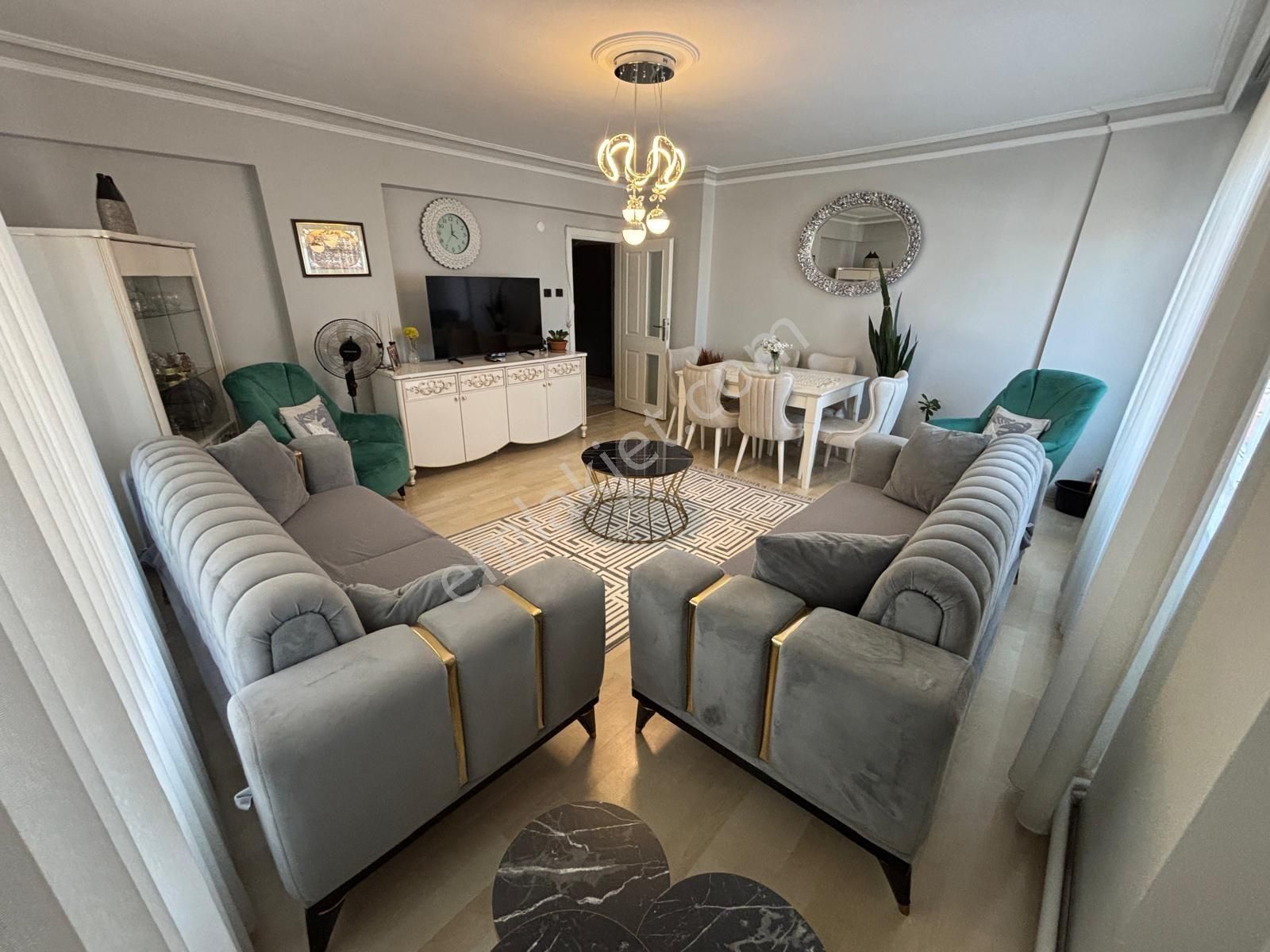 Samsun İlkadım Yenidoğan Mahallesinde Caddeye Cephe 3+1, 130m² Masrafsız Asansörlü Satılık Daire