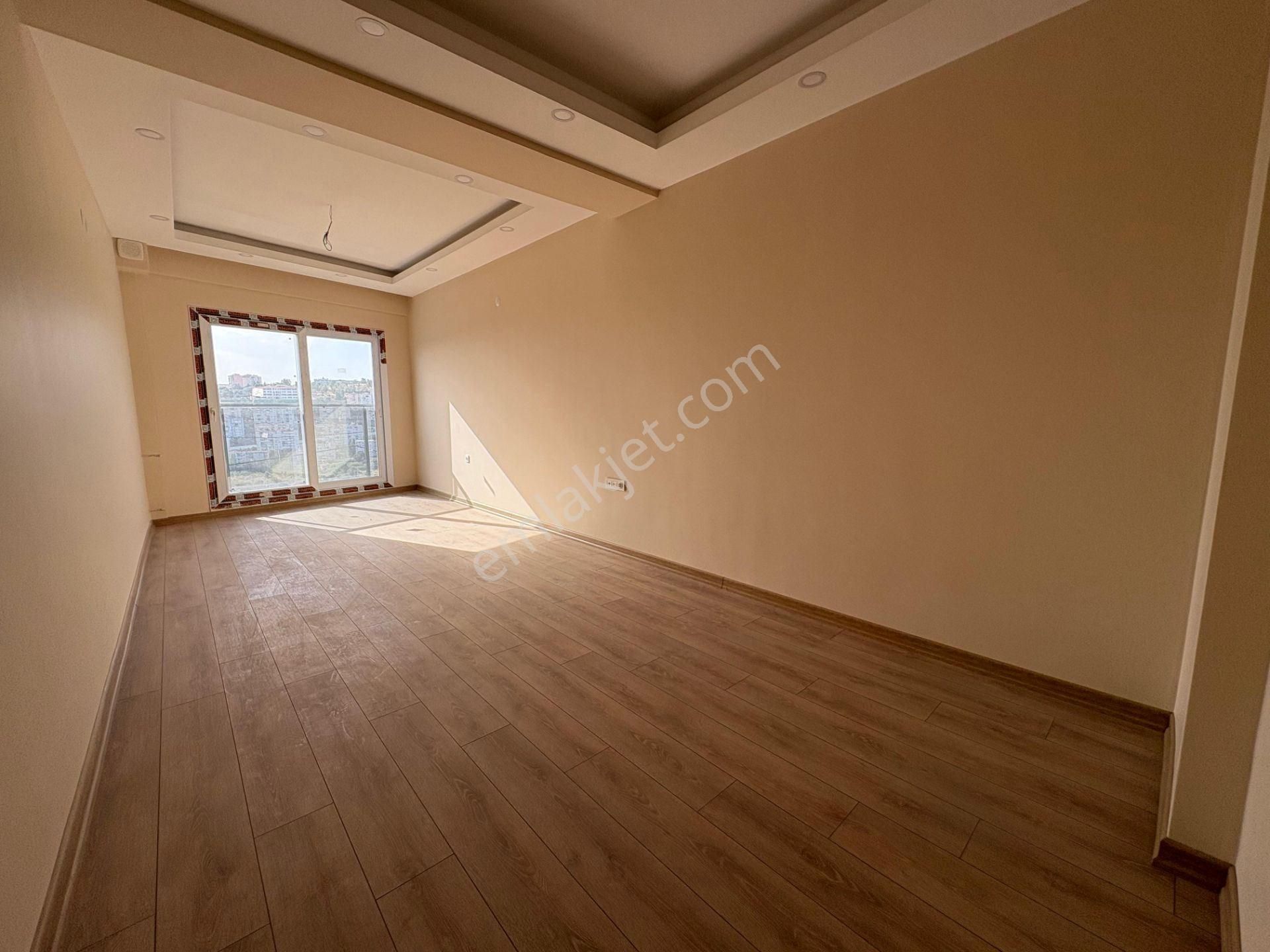 Çiğli Güzeltepe'de Satılık 2+1 Daire