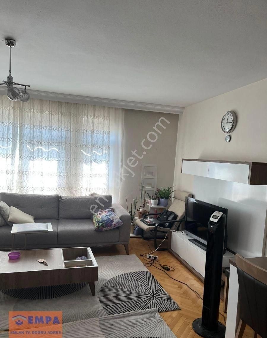 Maltepe'de 5+1 Kombili Daire-ön Cephe