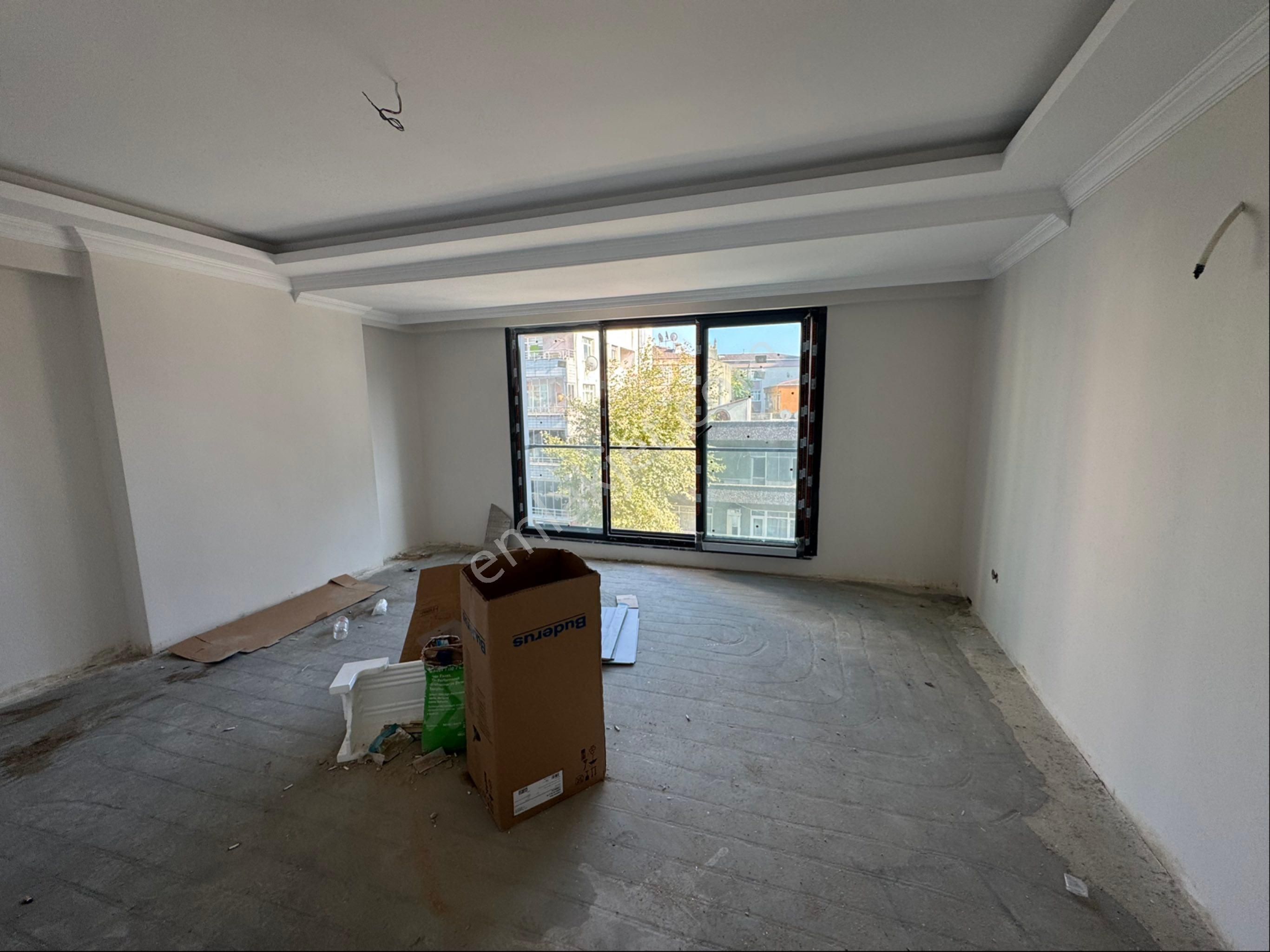 Küçükköy Meydanda Satılık 2+1 Daire