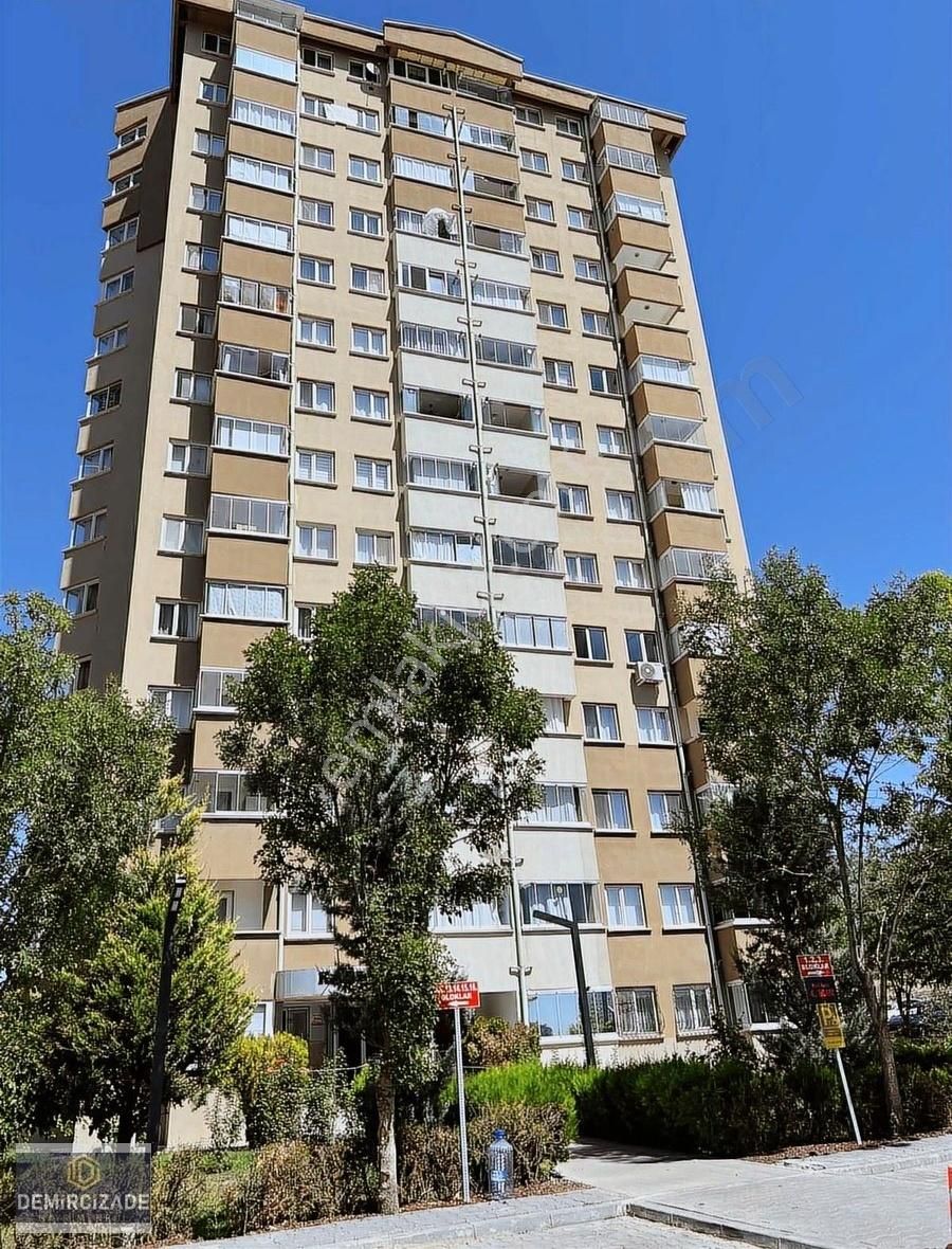 Demircizadem'den Metromall Yanı Geniş 3+1 Kiralık Daire