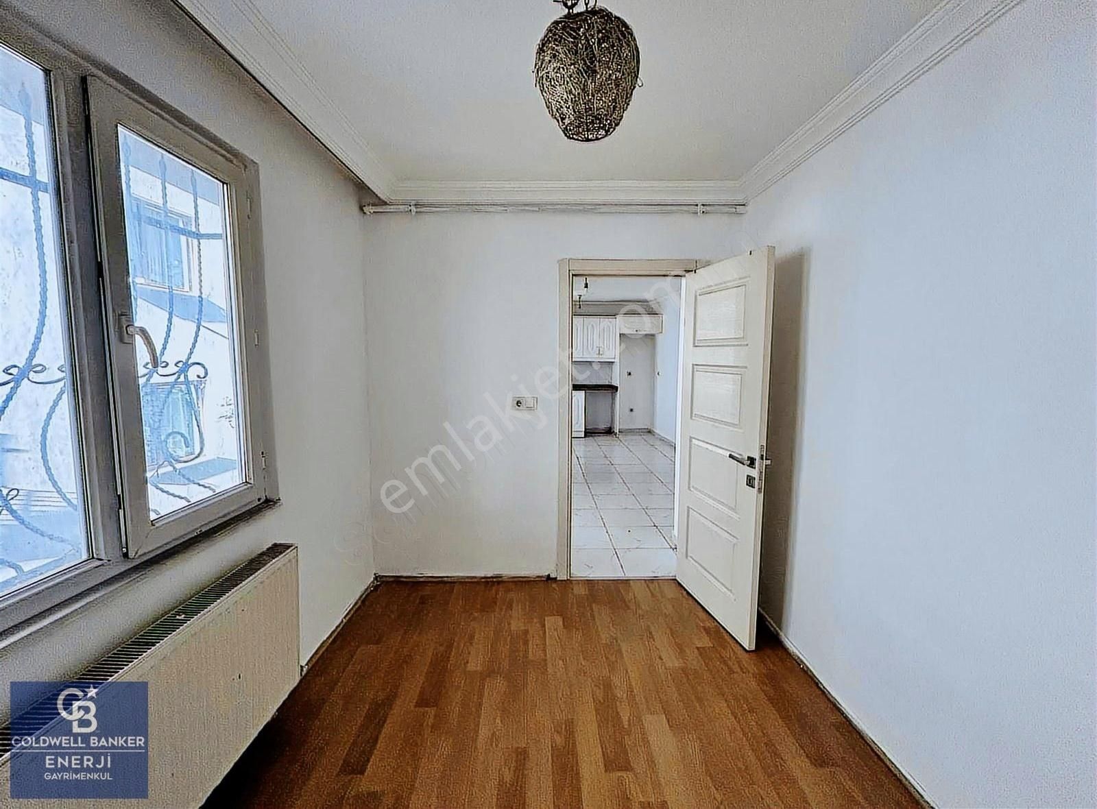 Satılık 1+1 Daire Mehterçeşme Mah. Metrobüse Yakın Konumda - Görsel 5