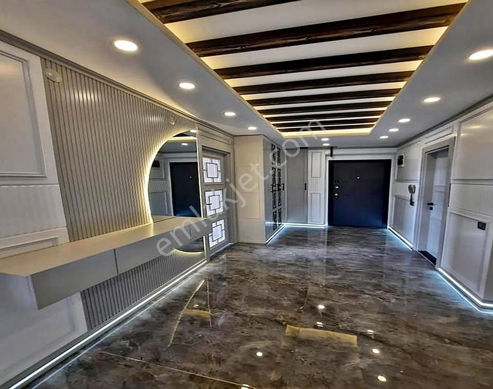 Beylikdüzü Cumhuriyet Mah Metrobüse Yürüme Mesafesinde 2+1 Sıfır Acill Satılık Daire