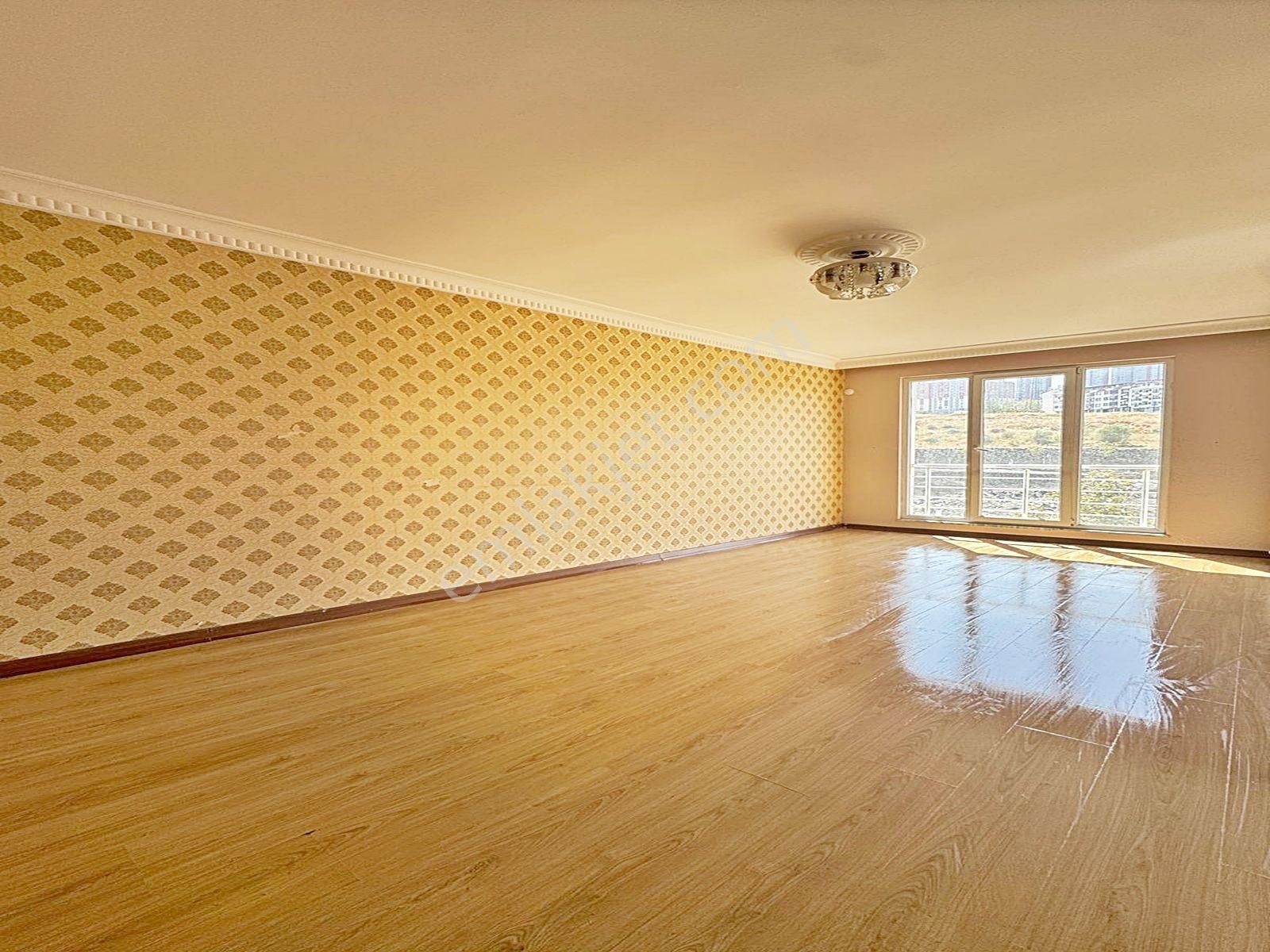 Cadde34 Yapı'dan Kıraç Hürriyette 4+1 Geniş M2 Ayrı Girişli Krediye Uygun Satılık Dubleks Daire!!!