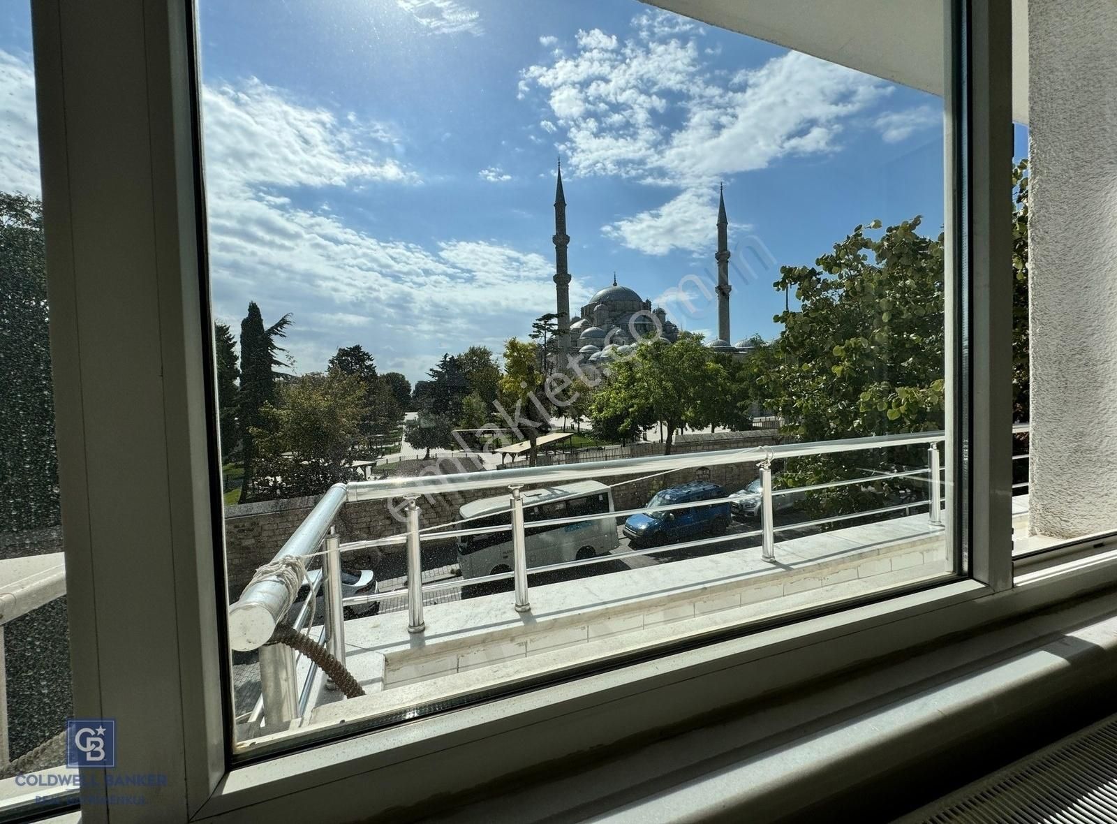 Fatih Camii Manzaralı 3+1, Komple Yenilenmiş Daire