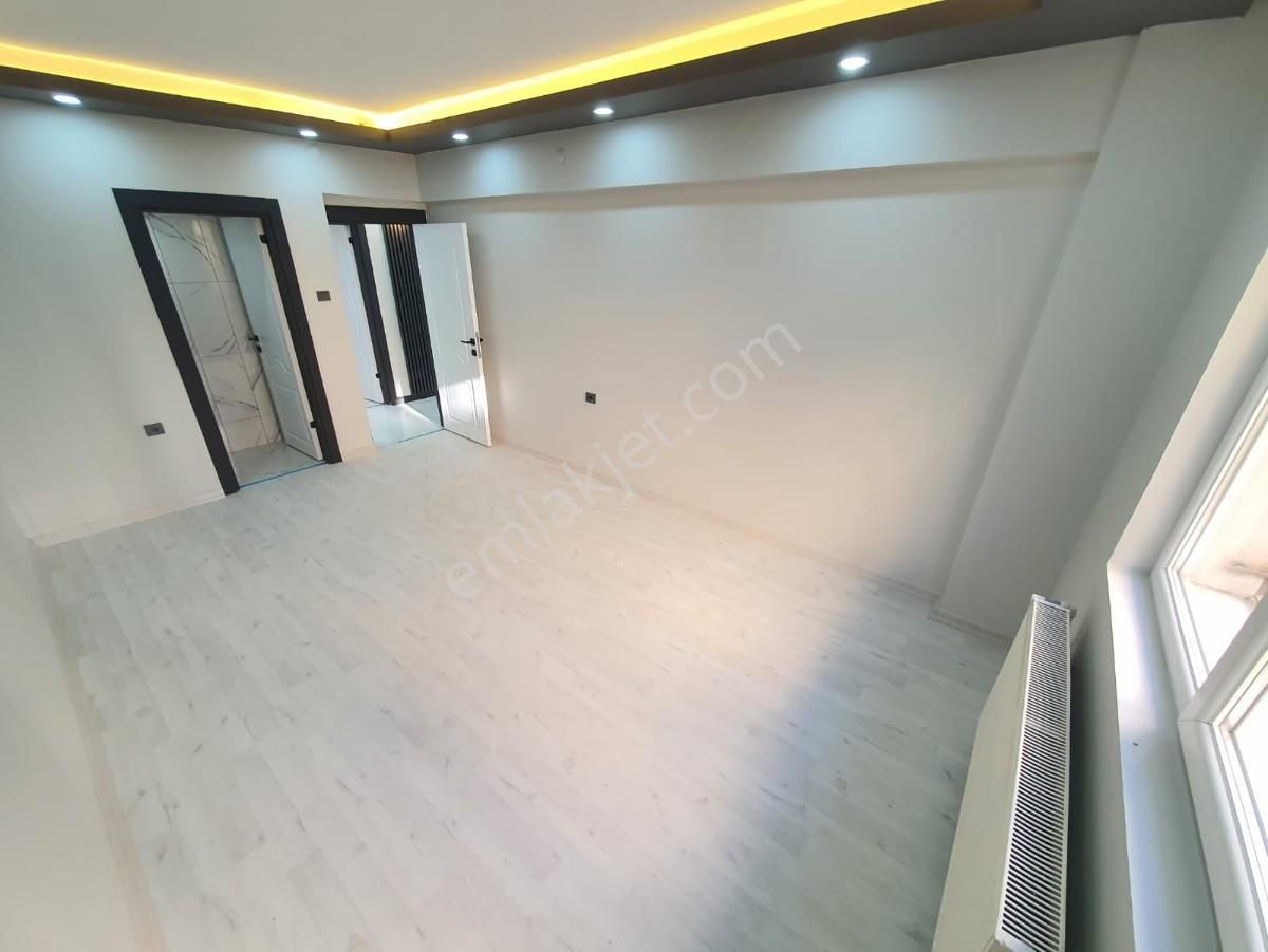 Sincan Mareşal Çakmak Mh 3+1 Lüx Yapılı E.banyolu Bağımsız Daire