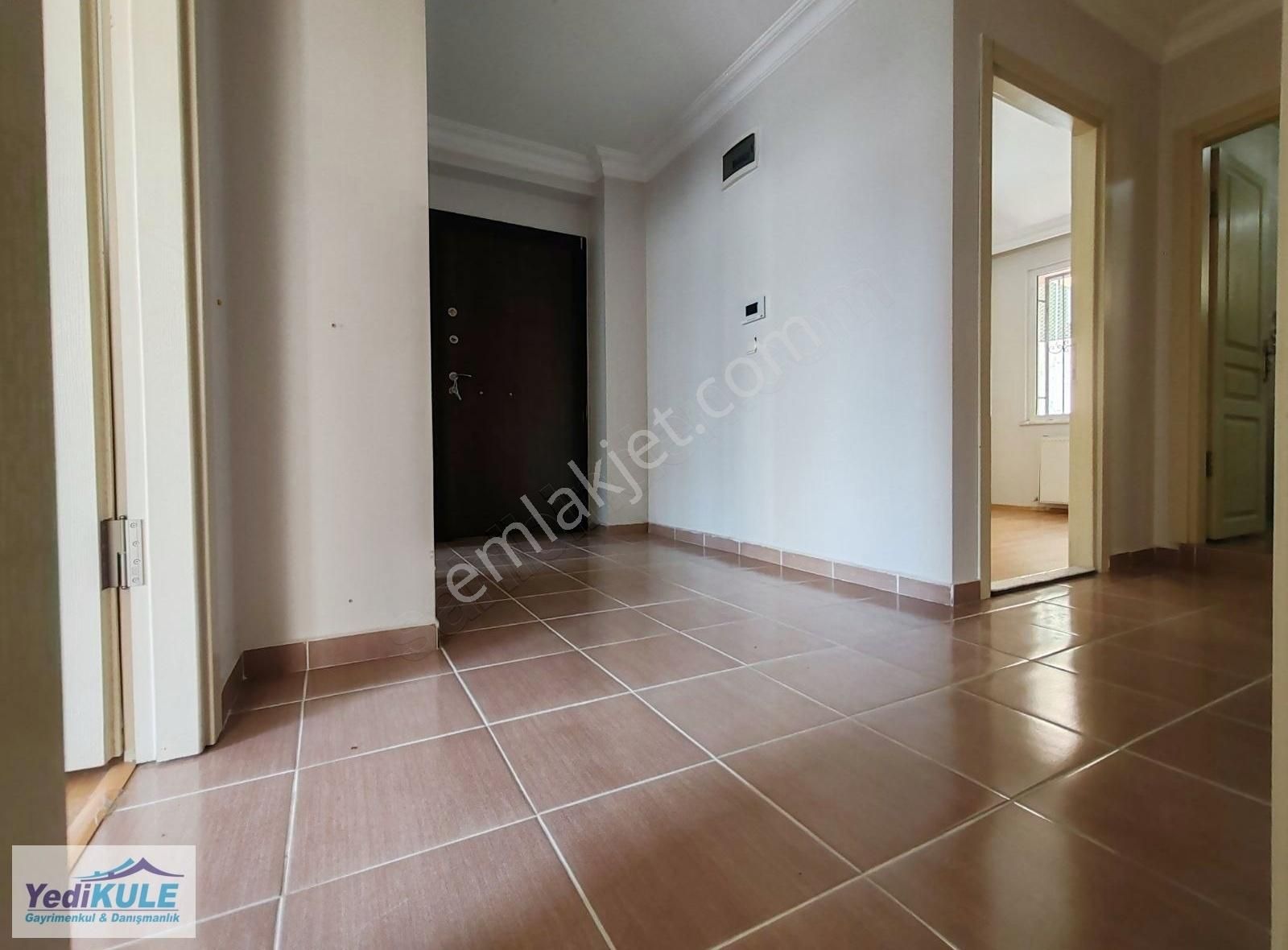 Armağanevlerde Site İçinde 3+1 120 M2 1.katta Kullanışlı Daire
