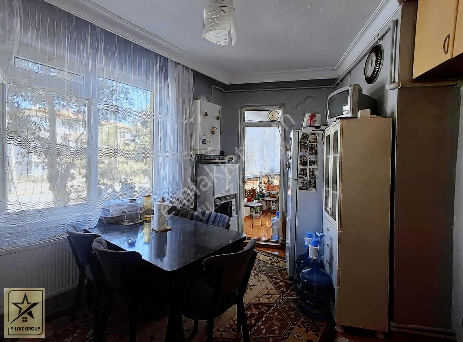 Yıldız Group - Cumhuriyet Mahallesinde Satılık Bakımlı 3+1 - Görsel 5