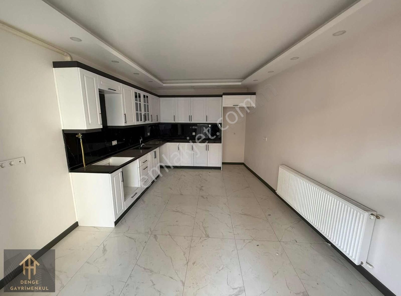 Denge'den Buca Yeşilbağalarda Anacadde Yanı Yenilenmiş Geniş 2+1