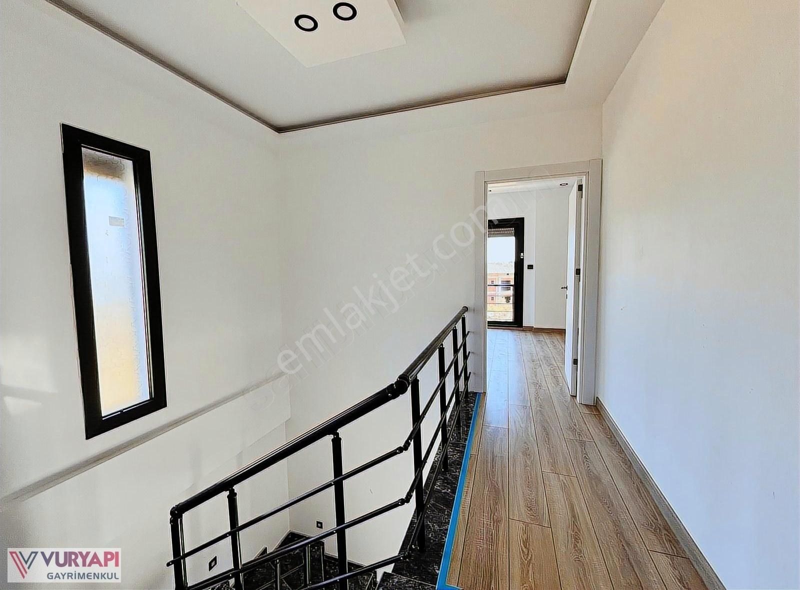 Denize 800 Metre Müstakil 3+1 Bahçeli Villa - Görsel 4