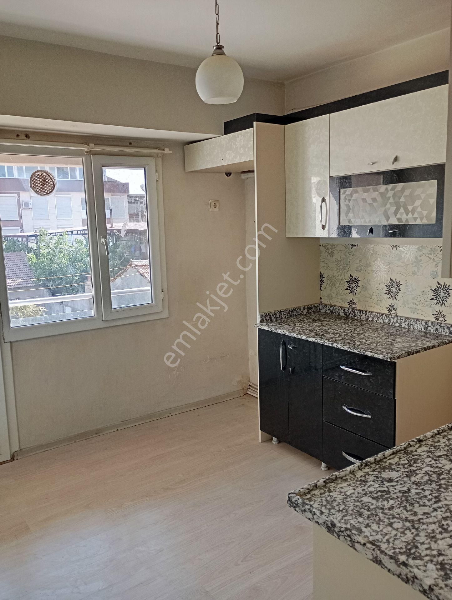 Elit Emlak'tan Maltepe'de Kiralık 3+1 Daire