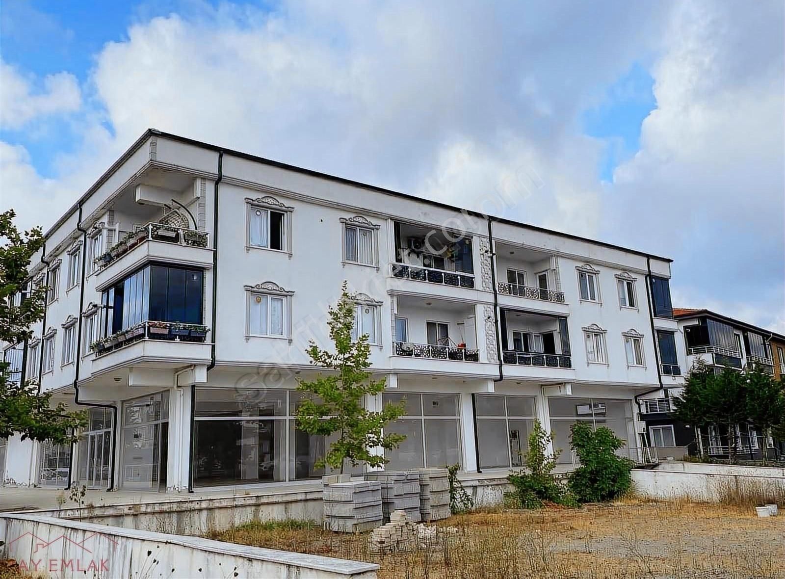 Devlet Hastanesine Ve Sahile Yakın Kombi Petekli 2+1 Daire