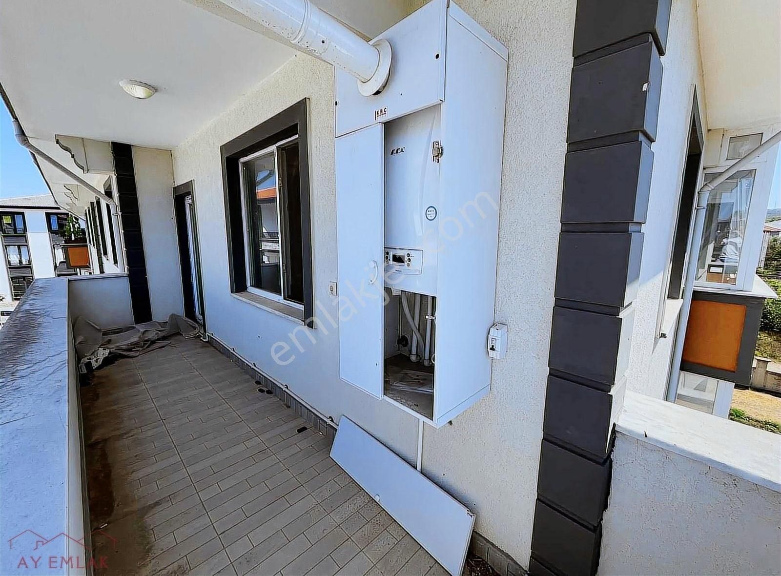Ay Emlaktan 3.kat Mutfak Ayrı Sıfır 2+1 100m2 Daire.