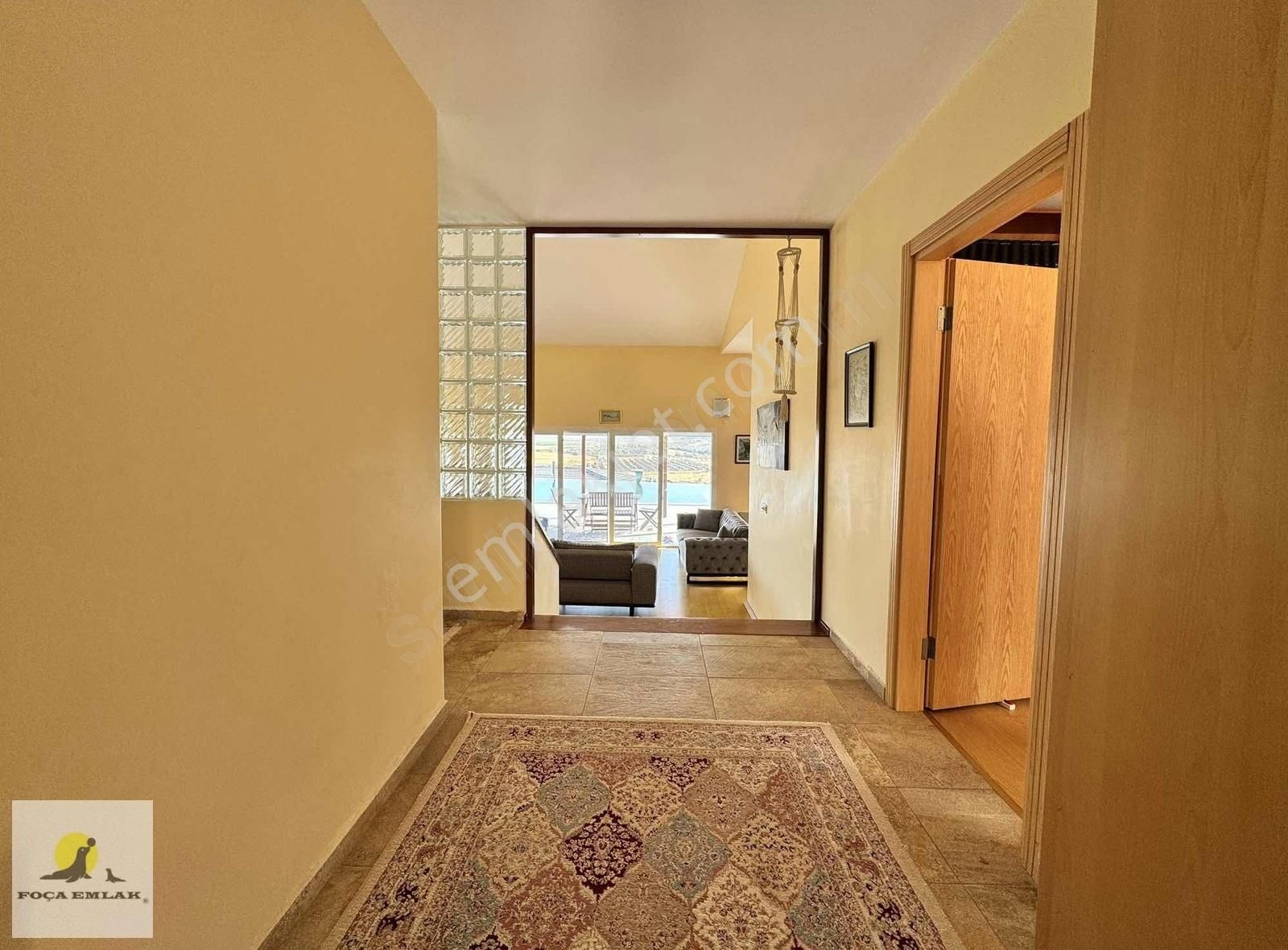 Foçaköy De Tam Müstakil Geniş Bahçeli Havuzlu 3+1 Satılık Villa - Görsel 4