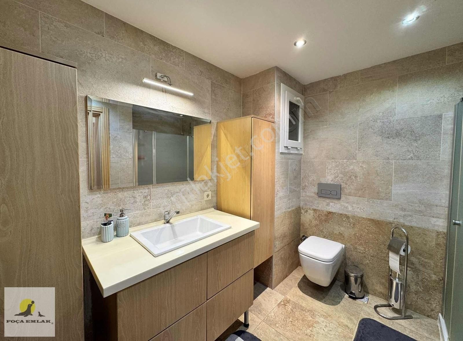 Foçaköy De Tam Müstakil Geniş Bahçeli Havuzlu 3+1 Satılık Villa - Görsel 3