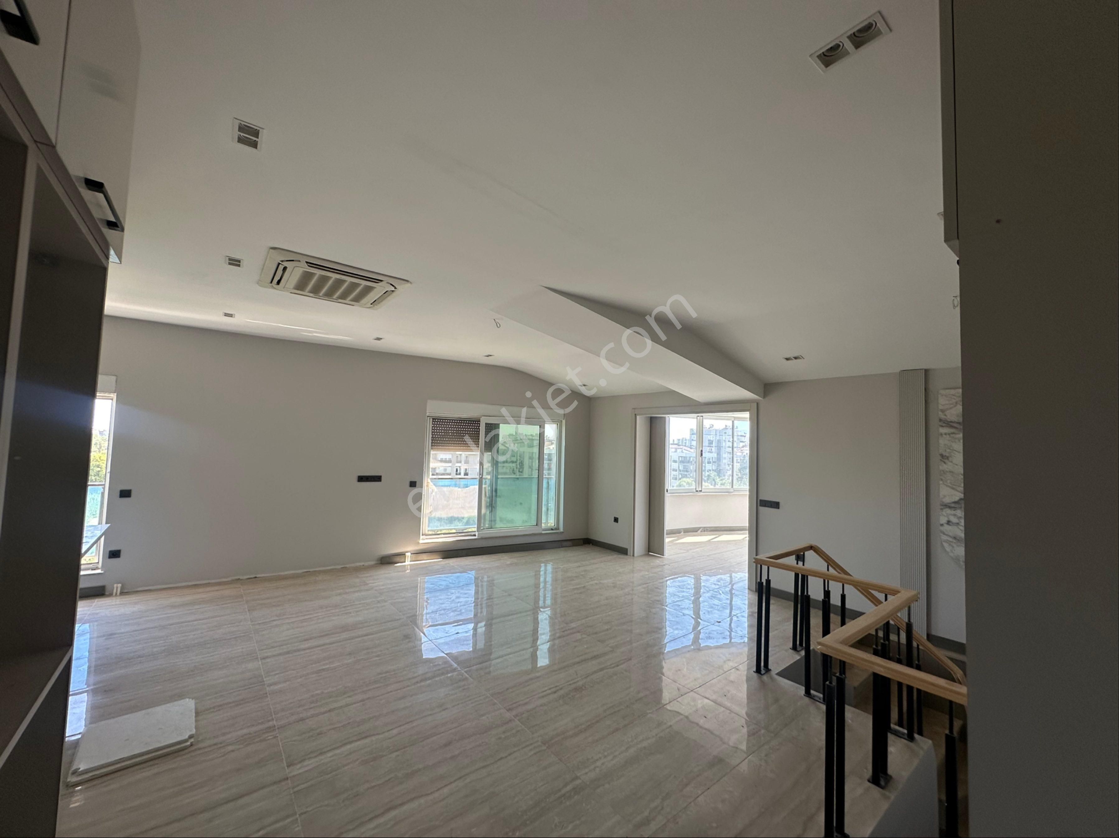 Deniz Manzaralı Saray Gibi Ev ! - Görsel 11