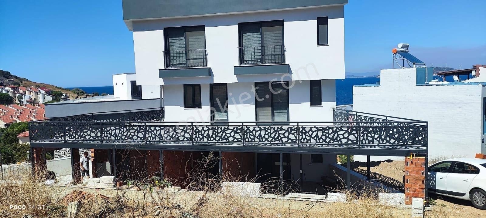 Yenifoçada Full Deniz Manzaralı Satılık Otel