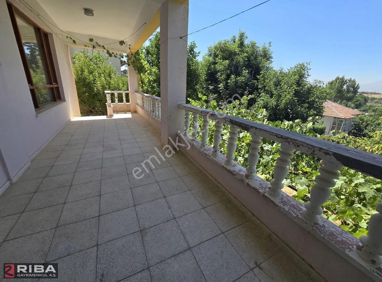 Gürpınar'da Muhteşem Manzaralı Müstakil Ev - Görsel 10