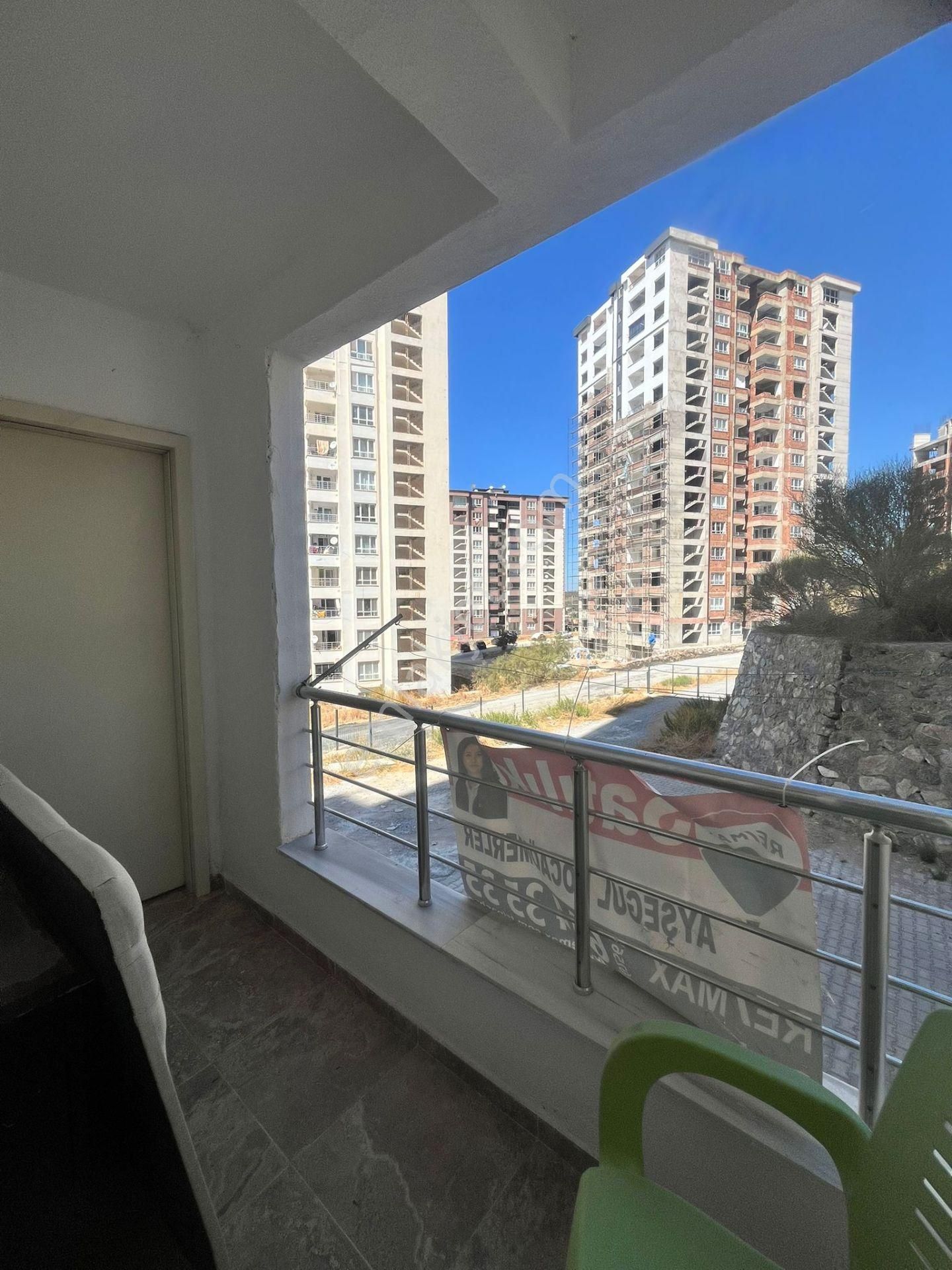 Kuşadası Uydukent'te 2+1 Satılık Daire - Görsel 2