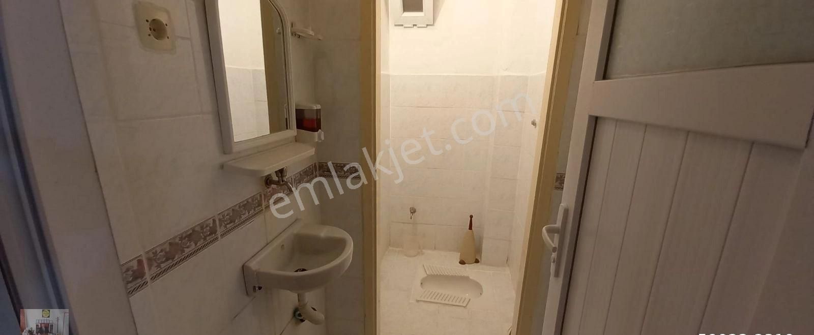Bahçelievler Mahallesinde Arakat 3 +1 Eşyalı Kiralık Daire