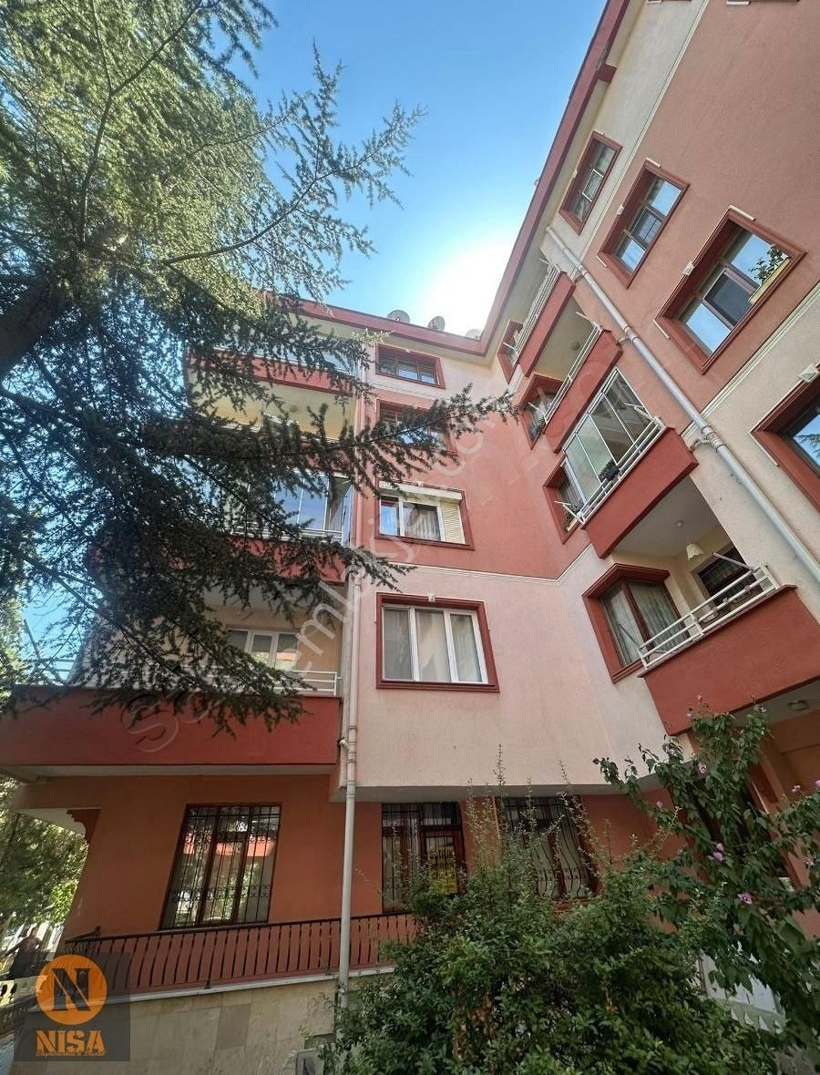 Nisa'dan Fatih Işıklarda 3+1 Zemin Kat Daire