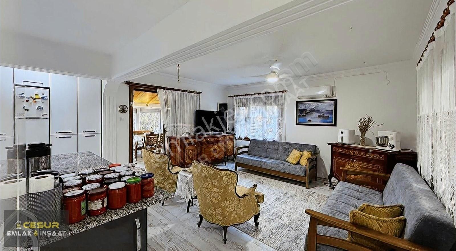 İzmir Dikili Petekkent Sitesinde Satılık 3+1 Eşyalı Villa - Görsel 22