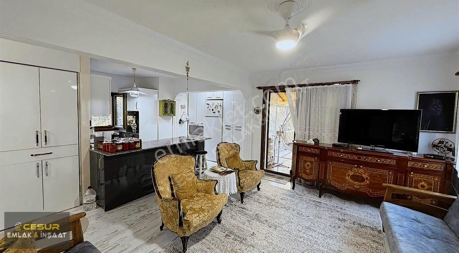 İzmir Dikili Petekkent Sitesinde Satılık 3+1 Eşyalı Villa - Görsel 27