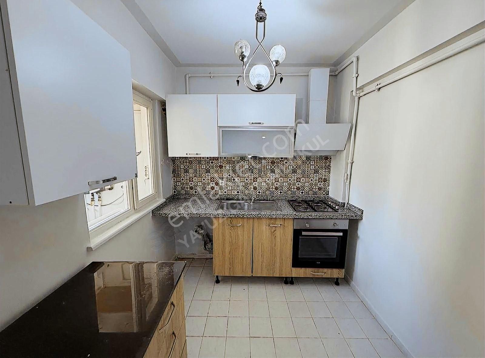 Belediye Ve Marmary Yakını Site İçinde 3+1 Arakat Daire