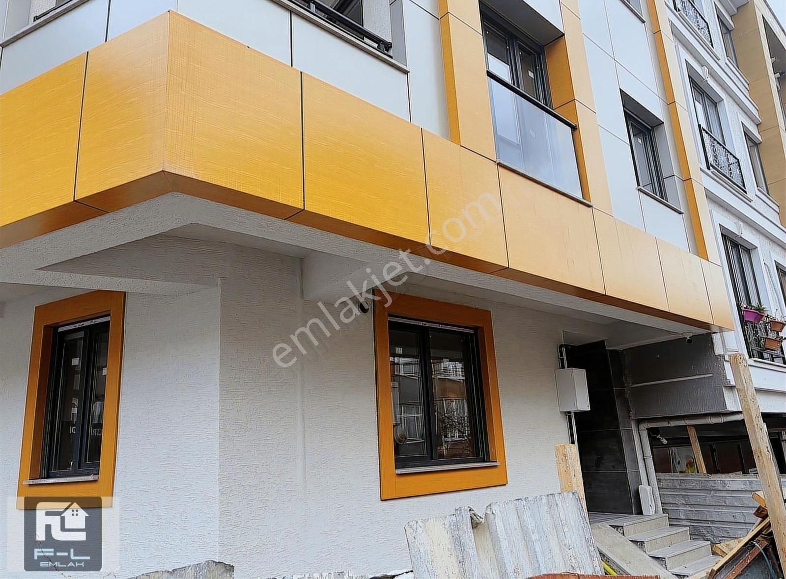 F-l Emlaktan Göztepe Köprü E-5 Yakını Metro 1+1 34 Bintl Kiracıl