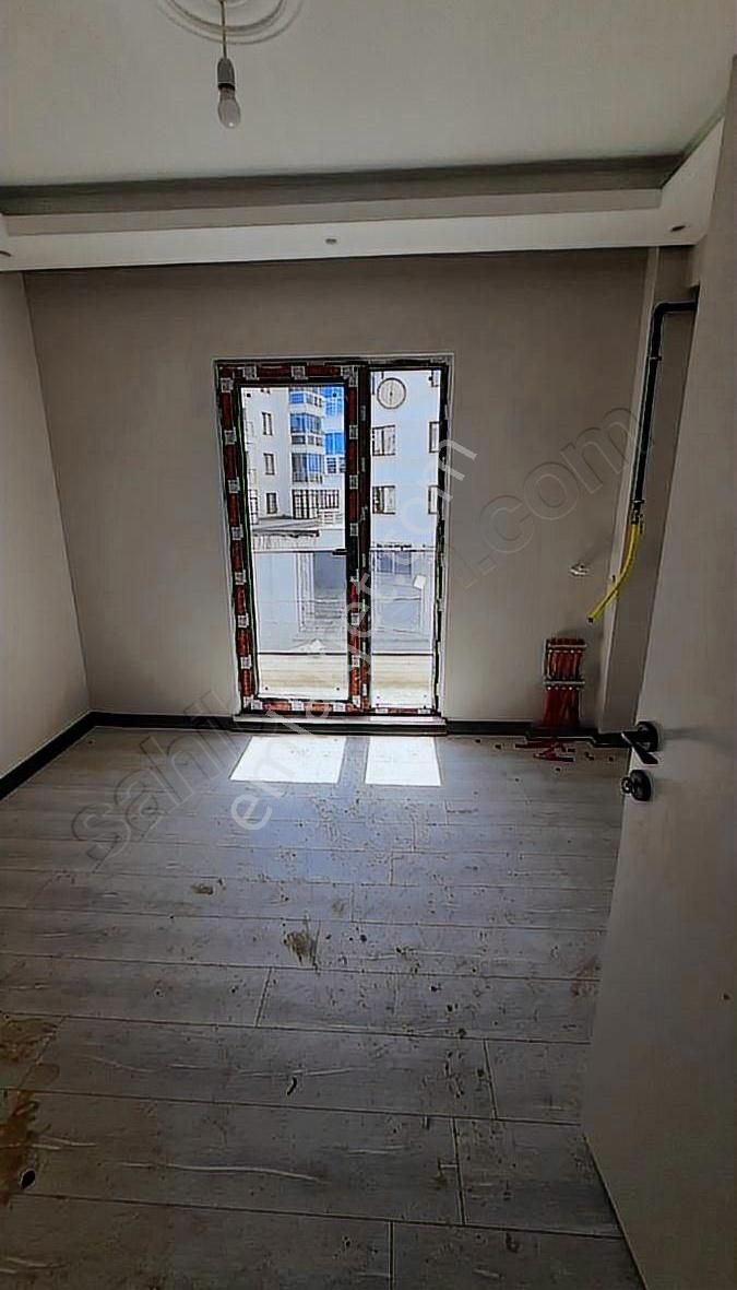 Kiralık 2+1 Sıfır Daire Ara Kat, Güney Cephe, Kapalı Otoparklı