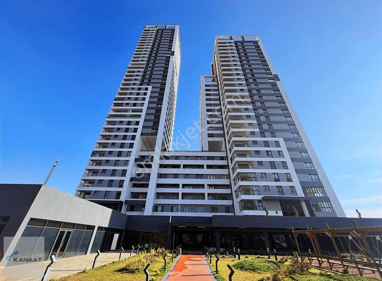 Kanaat'ten İkra Towersda 4+1+ebb Banyo Mogan Gölü Manzaralı