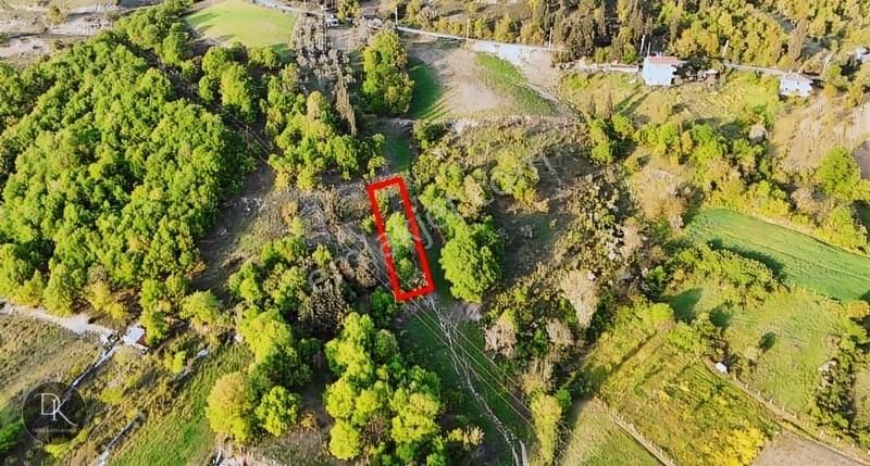 Deniz Gayrimenkul'den Hayriye'de 465 M2 Arsa