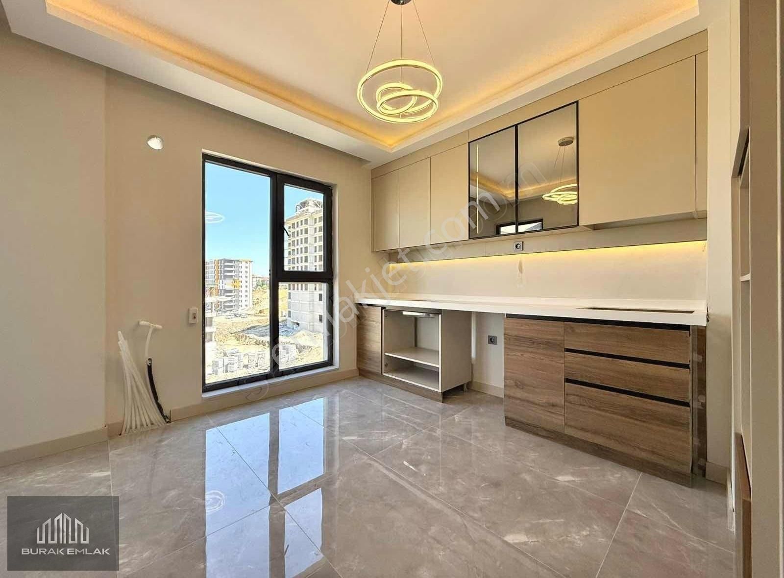 Buraktan Protokol Yolu Yanı Modern Sitede Y.ısıtma Sıfır 1+1'ler