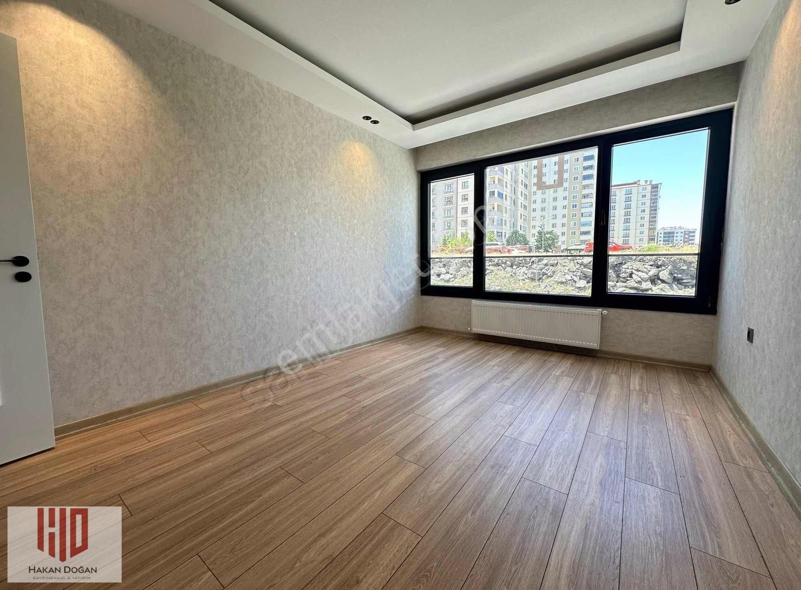 Talas Beyaz Yapı Kalitesiyle Mühteşem 4+1 Lüks Satılık Daire