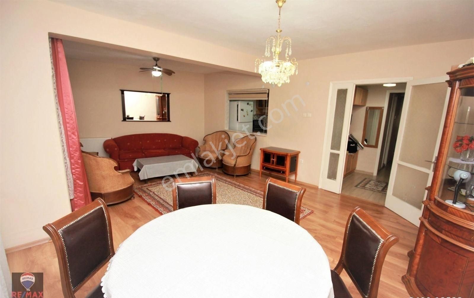 Karşıyaka Donanmacı Mahallesi Eşyalı, Doğalgazlı 2+1 Geniş Kiralık Daire