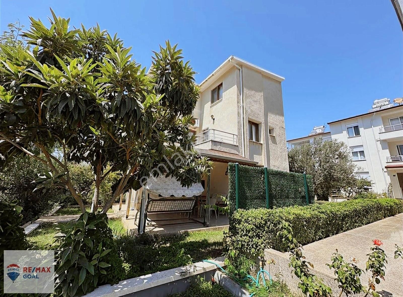 Parlamenterler Sitesi Ana Cadde Üzerinde Satılık Villa - Görsel 31