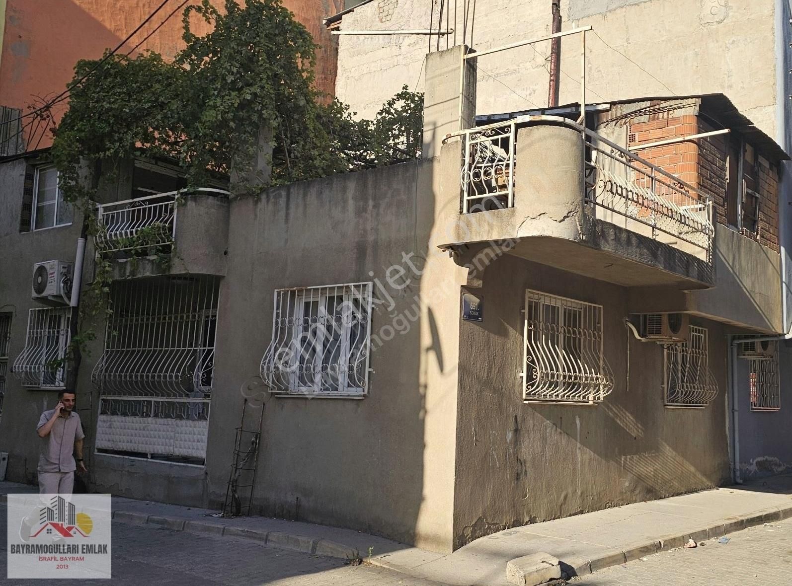 Buca Göksu Mah Satılık 1 Katlı 110m2 2+1 Köşe Mustakil Bina