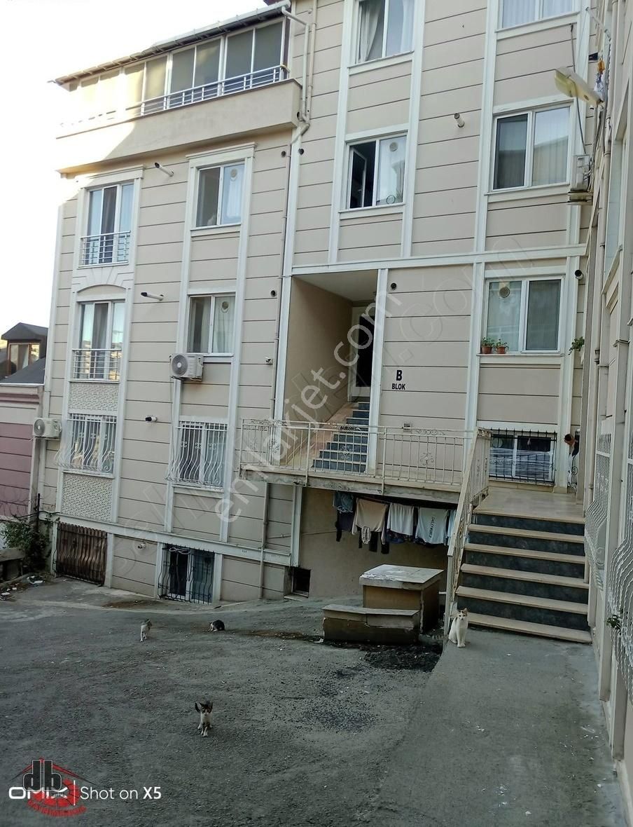 Rami Yenimahalle'de Butik Sitede Arakat 6 Yıllık Binada 2+1