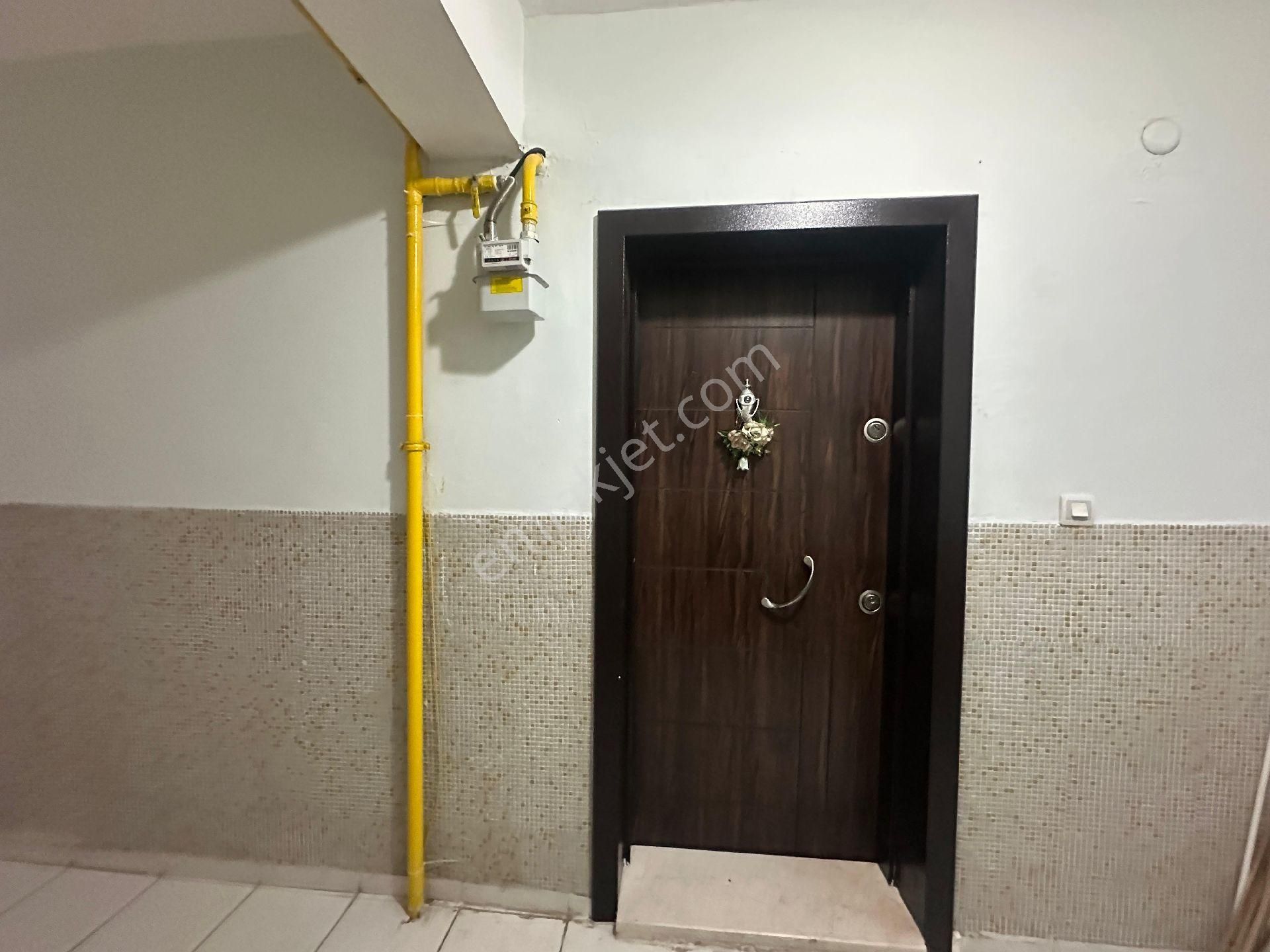 Sakarya Zümrüt Emlak'tan Karaman Mahallesinde 3+1,temiz Bakımlı Kiralık Daire - Görsel 5